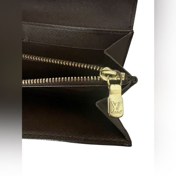 LOUIS VUITTON Damier Ebene Sarah Wallet - Picture 11 of 16